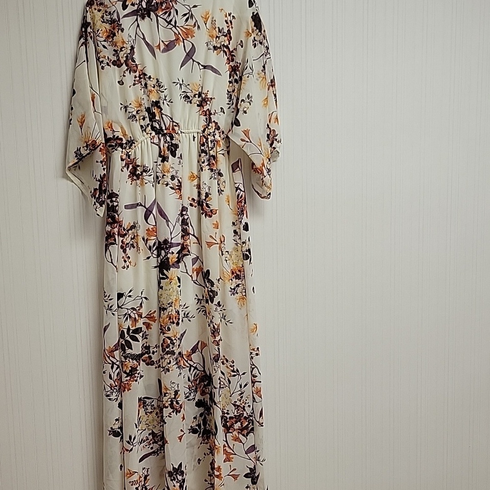 Romeo + Juliet, women's Couture Floral Maxi Dress with V-Neck, Medium NWT - Picture 8 of 10